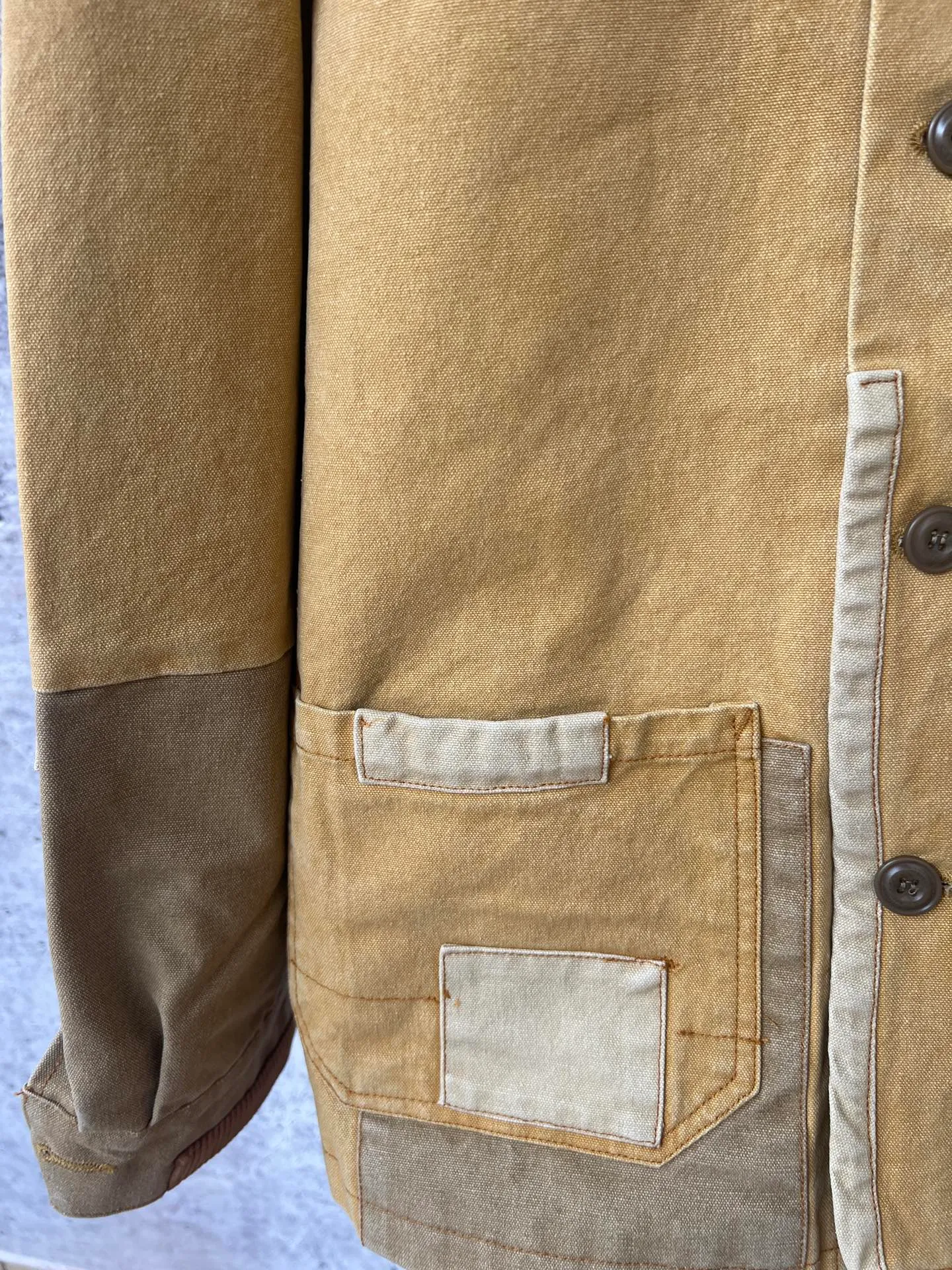 P530 Ralph Lauren Chinese and Cuban style workwear patchwork jacket for men and women. The entire garment is spliced ​​with fabrics in multiple places. The complex craftsmanship details are clear at a glance. The craftsmanship restores the original product. Washing of ready-to-wear garments adds texture. The loose-fitting khaki color is the first choice for autumn matching.
